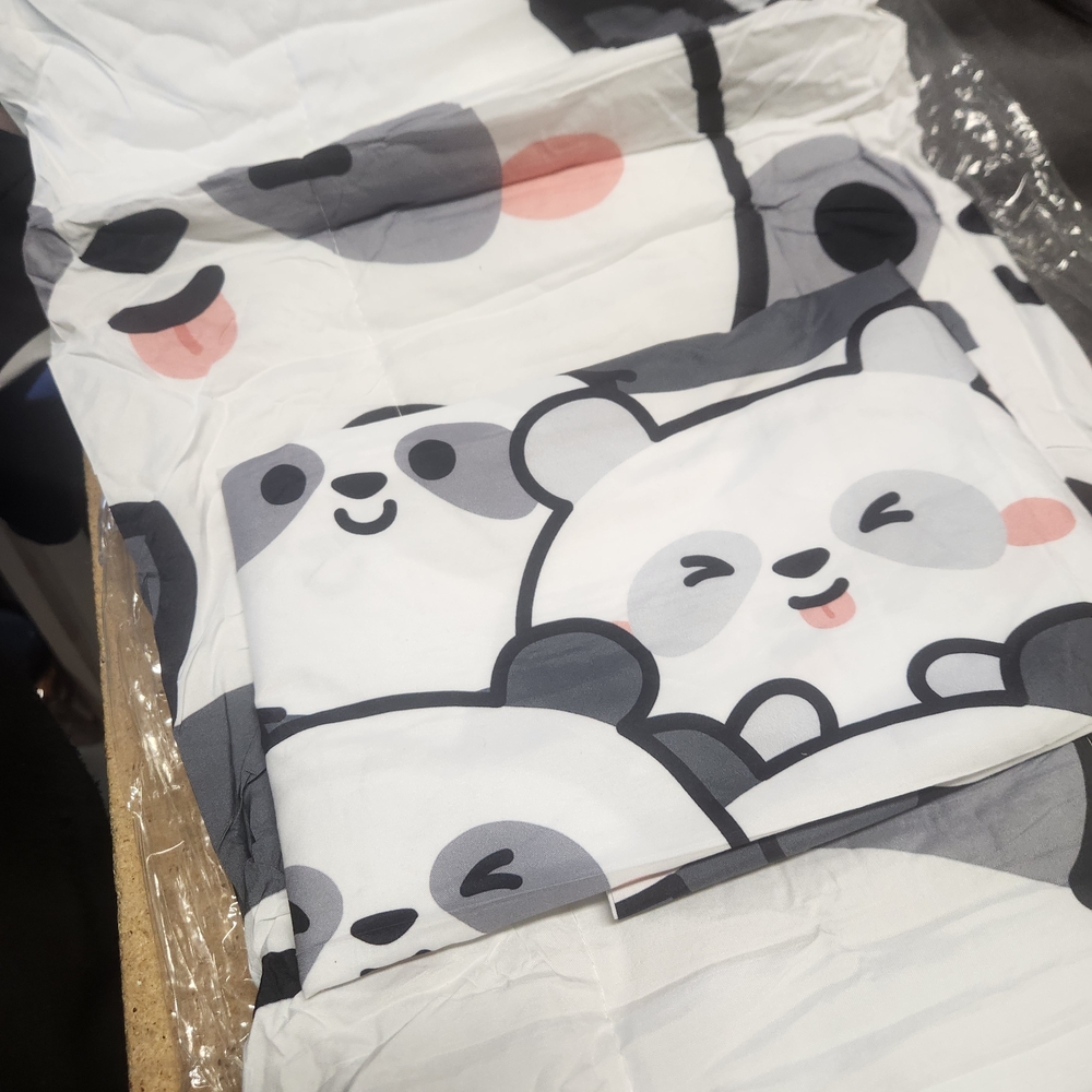 Panda Print Bedding Set - Picture 3 of 6